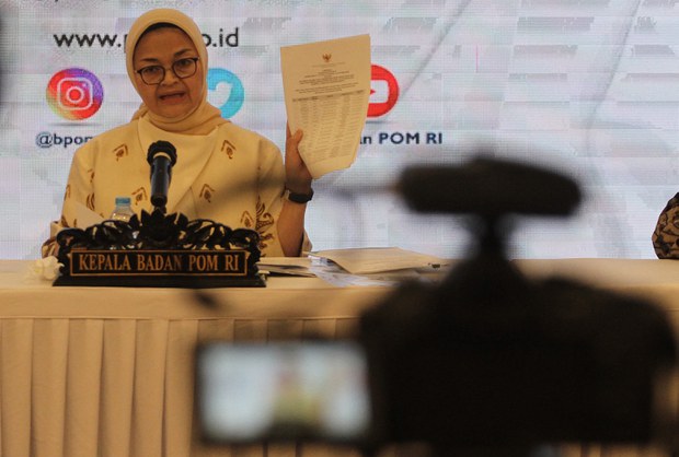 Dua perusahaan obat terkait kasus gagal ginjal dicurigai gunakan bahan industri untuk berhemat Dua perusahaan obat terkait kasus gagal ginjal dicurigai gunakan bahan industri untuk berhemat