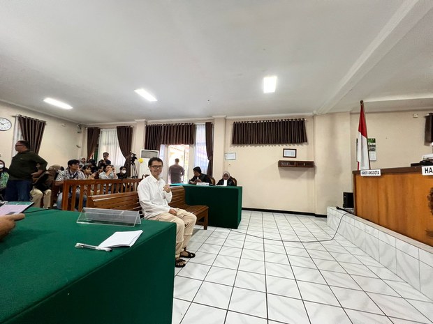Protes pencemaran tambak udang melalui medsos, aktivis divonis penjara 7 bulan Protes pencemaran tambak udang melalui medsos, aktivis divonis penjara 7 bulan
