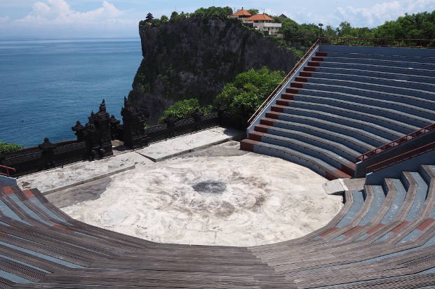 200706_uluwatu_inside.jpg 200706_uluwatu_inside.jpg