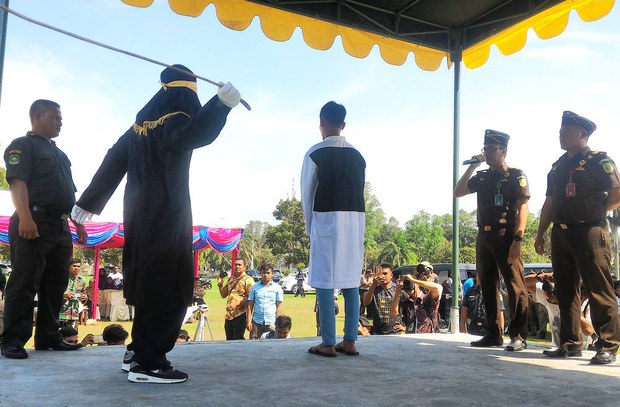 100310_ID_Caning_1000.jpg