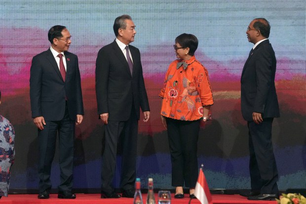 China, ASEAN setujui pedoman untuk percepat pembicaraan kode Laut China Selatan China, ASEAN setujui pedoman untuk percepat pembicaraan kode Laut China Selatan