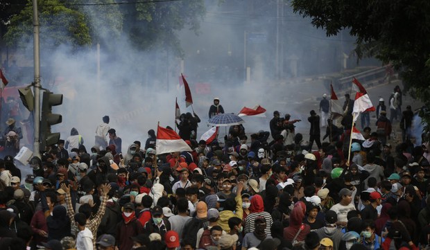 191212_ID_student-protest_1000.jpg