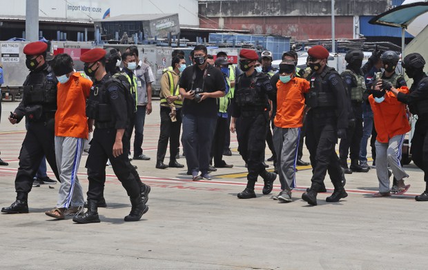 Densus 88 Kembali Tangkap 5 Terduga Anggota JI Densus 88 Kembali Tangkap 5 Terduga Anggota JI