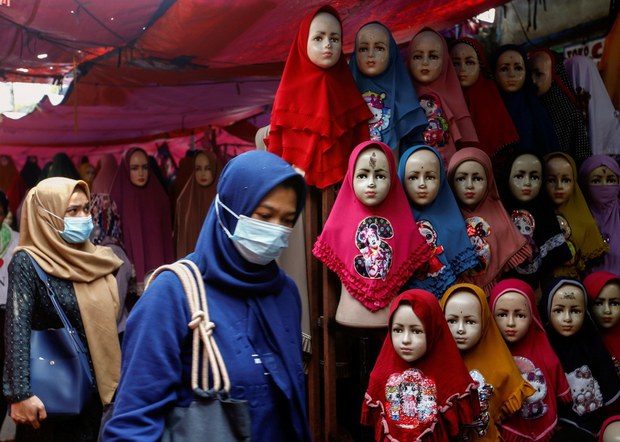 HRW: Perempuan Indonesia Mendapat Tekanan Tinggi untuk Berjilbab HRW: Perempuan Indonesia Mendapat Tekanan Tinggi untuk Berjilbab