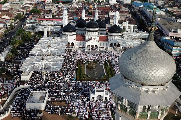 Umat Islam Sambut Idulfitri dalam Sukacita