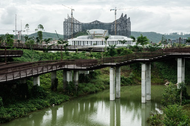 Istana Kepresidenan yang masih dalam tahap pembangunan terlihat di lokasi Ibu Kota Nusantara di Penajam Paser Utara, Kalimantan Timur, yang akan menggantikan Jakarta, 11 Juli 2024. [Yasuyoshi Chiba/AFP]