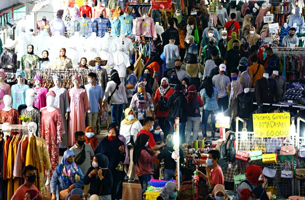 Resesi Berlanjut, Ekonomi Terkontraksi 0,74 di Triwulan Pertama Resesi Berlanjut, Ekonomi Terkontraksi 0,74 di Triwulan Pertama