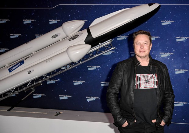 Indonesia Tawarkan Elon Musk Lahan untuk Landasan Baru SpaceX Indonesia Tawarkan Elon Musk Lahan untuk Landasan Baru SpaceX