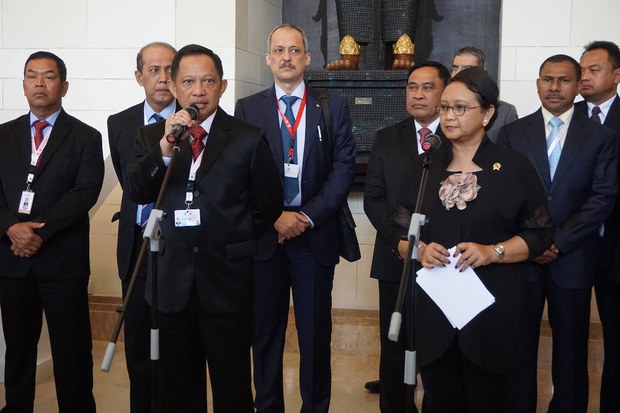 161110_ID_Interpol_1000.jpg