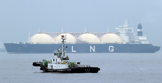 Tanker LNG (Liquefied Natural Gas) Al Hamra berlabuh di Yokohama, di barat daya Tokyo. [AP]