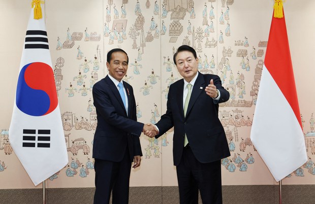 Jokowi akhiri tur ke China, Jepang, Korea, raih komitmen investasi Rp193 triliun Jokowi akhiri tur ke China, Jepang, Korea, raih komitmen investasi Rp193 triliun