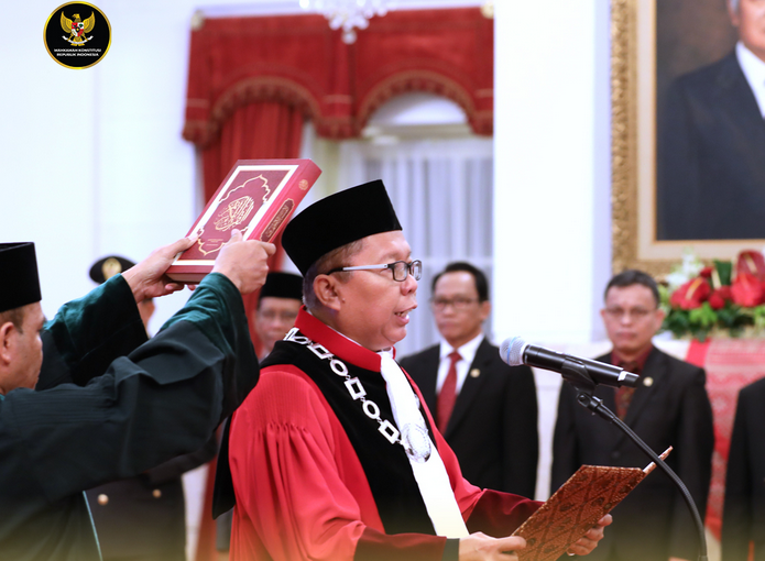 Arsul Sani saat diambil sumpah sebagai anggota hakim Mahkamah Konstitusi di Jakarta, 18 Januari 2024. [Dok: MKRI]