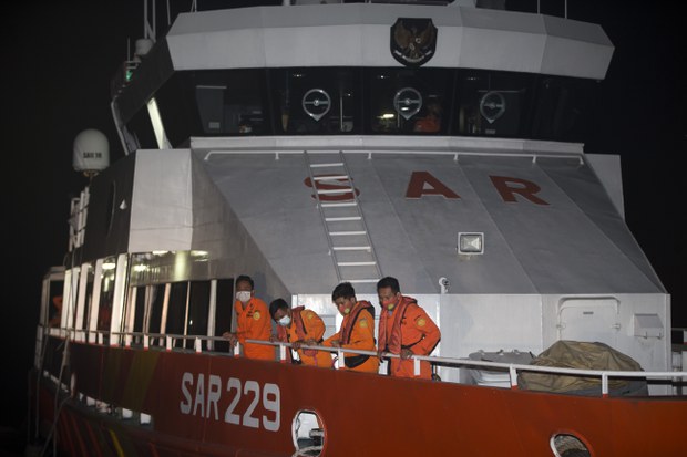 Kapal Selam TNI AL dengan 53 Awak Hilang di Perairan Bali Kapal Selam TNI AL dengan 53 Awak Hilang di Perairan Bali