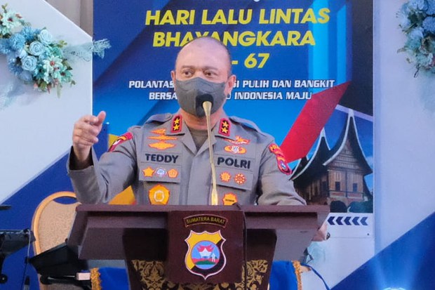Kapolda Sumbar ditangkap atas dugaan menjual narkoba sitaan Kapolda Sumbar ditangkap atas dugaan menjual narkoba sitaan