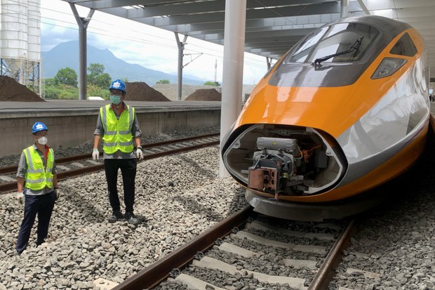 Kereta cepat Jakarta-Bandung diluncurkan Agustus di tengah bayang-bayang penundaan kembali Kereta cepat Jakarta-Bandung diluncurkan Agustus di tengah bayang-bayang penundaan kembali