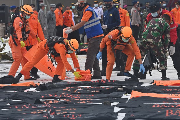 KNKT: Pilot yang terlalu mengandalkan pada otomatisasi pesawat berkontribusi pada jatuhnya Sriwijaya Air KNKT: Pilot yang terlalu mengandalkan pada otomatisasi pesawat berkontribusi pada jatuhnya Sriwijaya Air