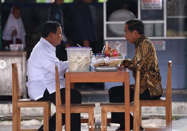 “Sore hari makan bakso bersama Presiden RI @jokowi di Magelang, Jawa Tengah,” demikian caption yang diunggah dalam Instagram Prabowo Subianto, 29 Januari 2024. [@prabowo via Instagram]