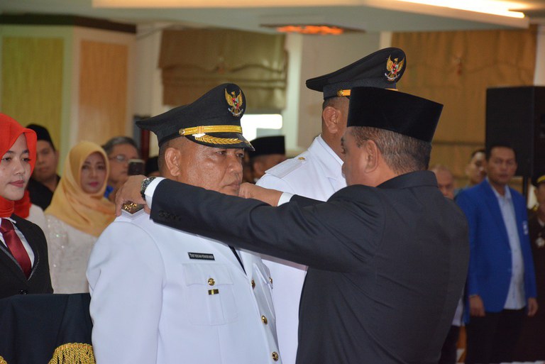 Terbit Rencana Perangin-Angin saat dilantik sebagai Bupati Langkat, Sumatra Utara, pada 20 Februari 2019. [Situs Pemerintah Kabupaten Langkat]
