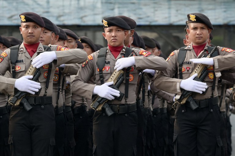 Anggota polisi menghadiri peringatan Hari Ulang Tahun Kepolisian Republik Indonesia ke-78 di Jakarta pada 1 Juli 2024. [Bay Ismoyo/AFP]