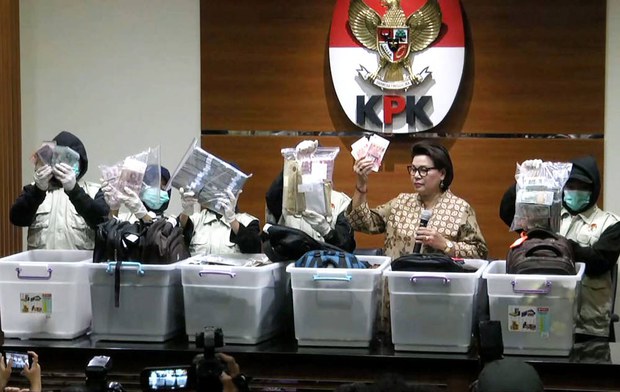 170824_ID_Corruption_1000.jpg 170824_ID_Corruption_1000.jpg