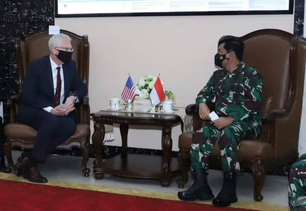 Plt Menhan AS Kunjungi Indonesia, Bahas Stabilitas Kawasan Indo-Pasifik Plt Menhan AS Kunjungi Indonesia, Bahas Stabilitas Kawasan Indo-Pasifik