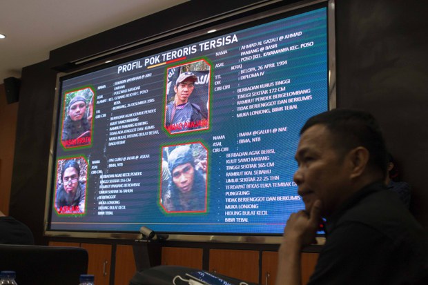 Petakan Lokasi Persembunyian 4 Buron, Aparat Perpanjang Operasi Pemburuan MIT Petakan Lokasi Persembunyian 4 Buron, Aparat Perpanjang Operasi Pemburuan MIT