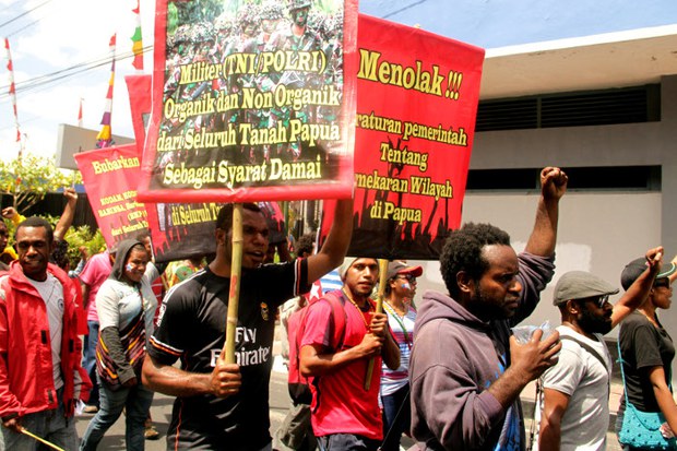 150522_ID_ADITYA_PAPUA_PROTES_700.jpg