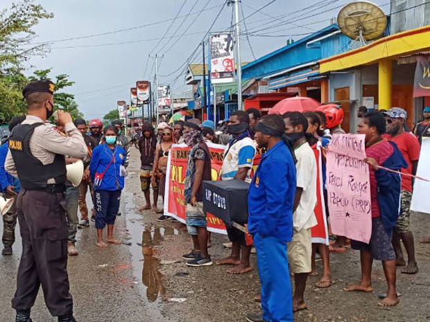 Papua_620.jpg Papua_620.jpg