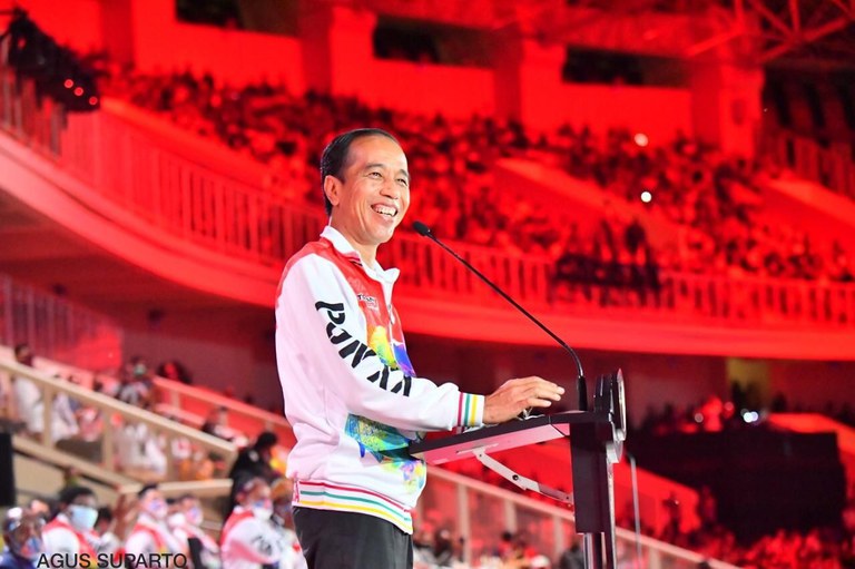 Presiden Joko Widodo membuka Pekan Olahraga Nasional XX di Jayapura pada 2 Oktober 2021. PON yang diselenggarakan untuk pertama kalinya di Papua itu berlangsung sukses walaupun di tengah situasi pandemi COVID-19 dan ancaman konflik dari kelompok separatis. [Akun resmi FB Presiden Joko Widodo]