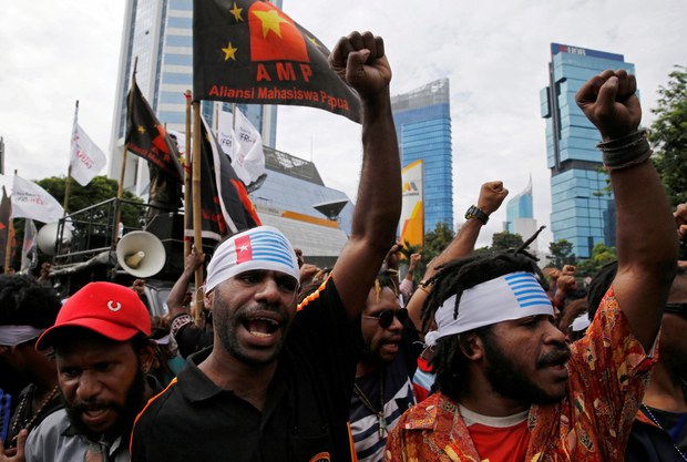 Polisi: Kelompok Separatis Papua Tembak Mati 4 Pekerja Bangunan, Sandera 4 Lainnya Polisi: Kelompok Separatis Papua Tembak Mati 4 Pekerja Bangunan, Sandera 4 Lainnya