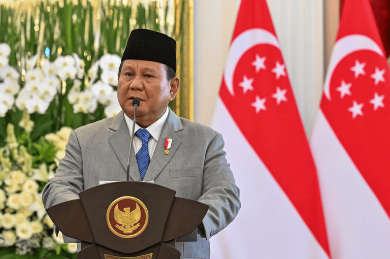 Presiden Indonesia Prabowo Subianto dalam konferensi pers di istana presiden di Jakarta pada 6 November 2024. (AFP)