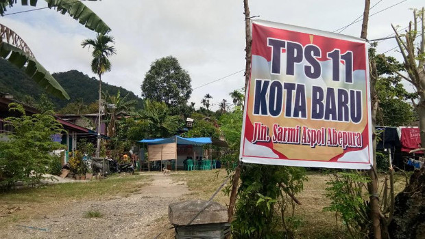 Tiga jam setelah TPS dijadualkan dibuka, surat suara belum sampai di sejumlah wilayah di Jayapura, Papua, 17 April 2019. (Jean Busay/BeritaBenar)