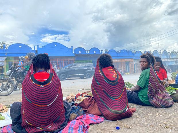 Sistem noken pemilu di Papua: Antara pelestarian budaya dan penerapan demokrasi Sistem noken pemilu di Papua: Antara pelestarian budaya dan penerapan demokrasi
