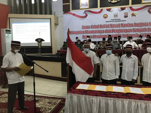 Hampir 400 'Pengikut NII’ di Sumbar Cabut Baiat, Kembali ke NKRI Hampir 400 'Pengikut NII’ di Sumbar Cabut Baiat, Kembali ke NKRI