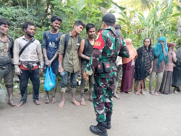 Polisi: 21 pengungsi Rohingya kemungkinan sengaja diturunkan dari kapal di perairan Aceh Polisi: 21 pengungsi Rohingya kemungkinan sengaja diturunkan dari kapal di perairan Aceh