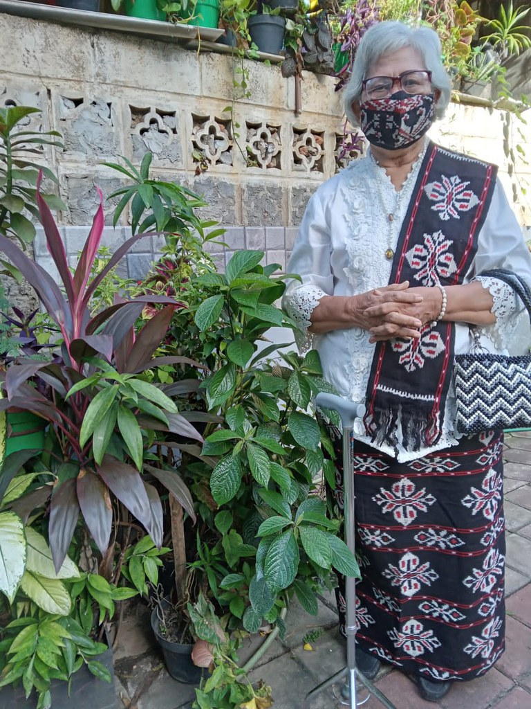 Maria Sanu, ibu dari Stevanus Sanu yang tewas dalam kerusuhan di Jakarta pada 15 Mei 1998. [Foto dokumentasi Maria Sanu]
