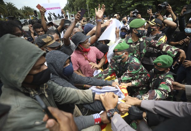 Polda Papua dalami kematian perempuan yang dituding mata-mata oleh kelompok separatis Polda Papua dalami kematian perempuan yang dituding mata-mata oleh kelompok separatis