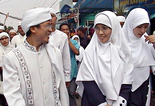 180219-ID-polygamy-620.jpg