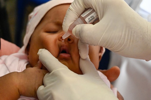 Vaksinasi polio di Aceh hadapi sejumlah penolakan di tengah berjangkitnya penyakit itu