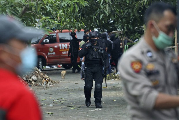 Polisi Tembak Mati 2 Terduga Militan di Makassar Polisi Tembak Mati 2 Terduga Militan di Makassar