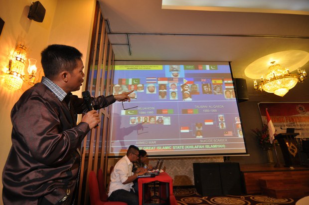 150810_ID_ADITYA_BUSTAN_YENNY_RADIKALISME_700.JPG 150810_ID_ADITYA_BUSTAN_YENNY_RADIKALISME_700.JPG