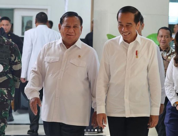 Akui bagian dari tim Jokowi, Prabowo yakini transisi pemerintahan berjalan mulus Akui bagian dari tim Jokowi, Prabowo yakini transisi pemerintahan berjalan mulus