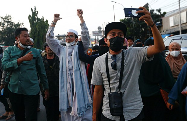 Langgar Protokol Kesehatan, Rizieq Shihab Divonis 8 Bulan Penjara Langgar Protokol Kesehatan, Rizieq Shihab Divonis 8 Bulan Penjara