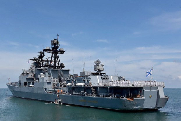 Kapal perusak Rusia RFS Admiral Panteleyev berpartisipasi dalam latihan angkatan laut, 1 Desember 2021. [AFP/Koarmada I]