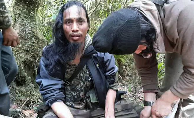 160505_ID_Santoso_1000.jpg 160505_ID_Santoso_1000.jpg