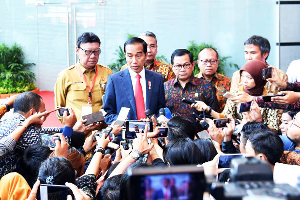   Presiden Joko Widodo memberitakan keterangan kepada wartawan di Jakarta, 14 Mei 2018. (Dok. Biro Pers Sekretariat Presiden)