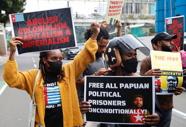 Separatis Papua bunuh 2 orang, TNI-Polri bantah korban adalah aparat