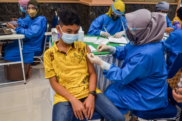 Vaksin Sinovac Diizinkan Digunakan untuk Anak 6-11 Tahun di Indonesia Vaksin Sinovac Diizinkan Digunakan untuk Anak 6-11 Tahun di Indonesia