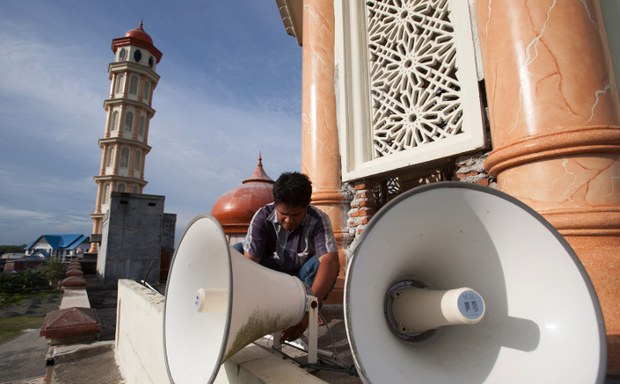 150629_ID_ISMIRA_MOSQUE_LOUSPEAKER_700.jpg