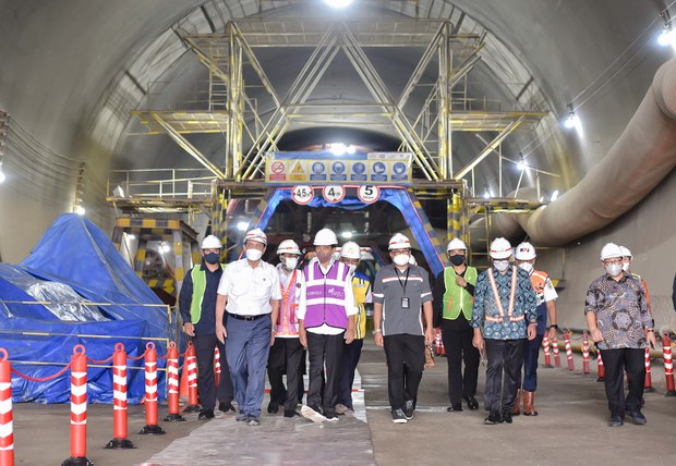 Target Penyelesaian Kereta Cepat Mundur ke Pertengahan 2023 Target Penyelesaian Kereta Cepat Mundur ke Pertengahan 2023